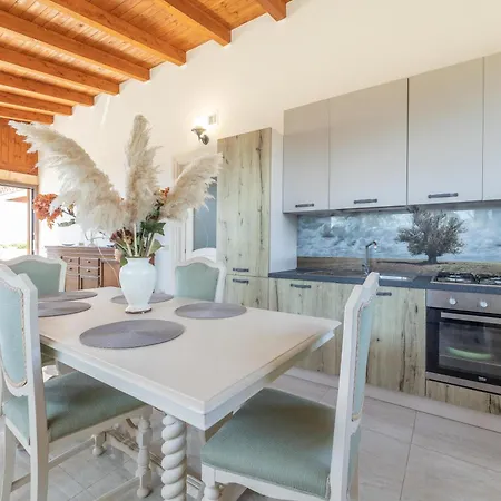 Maila Corsano (Apulia)