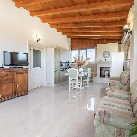 Maila * Corsano (Apulia)