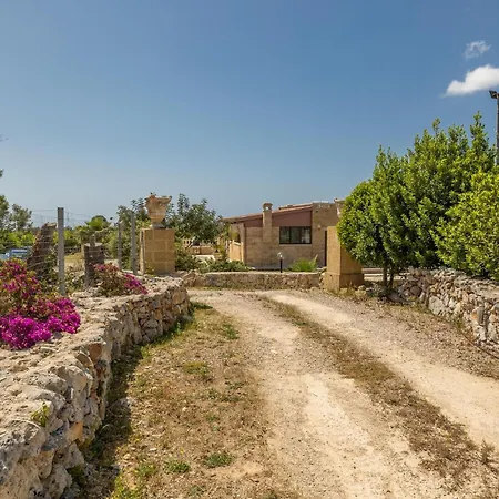 Maila * Corsano (Apulia)